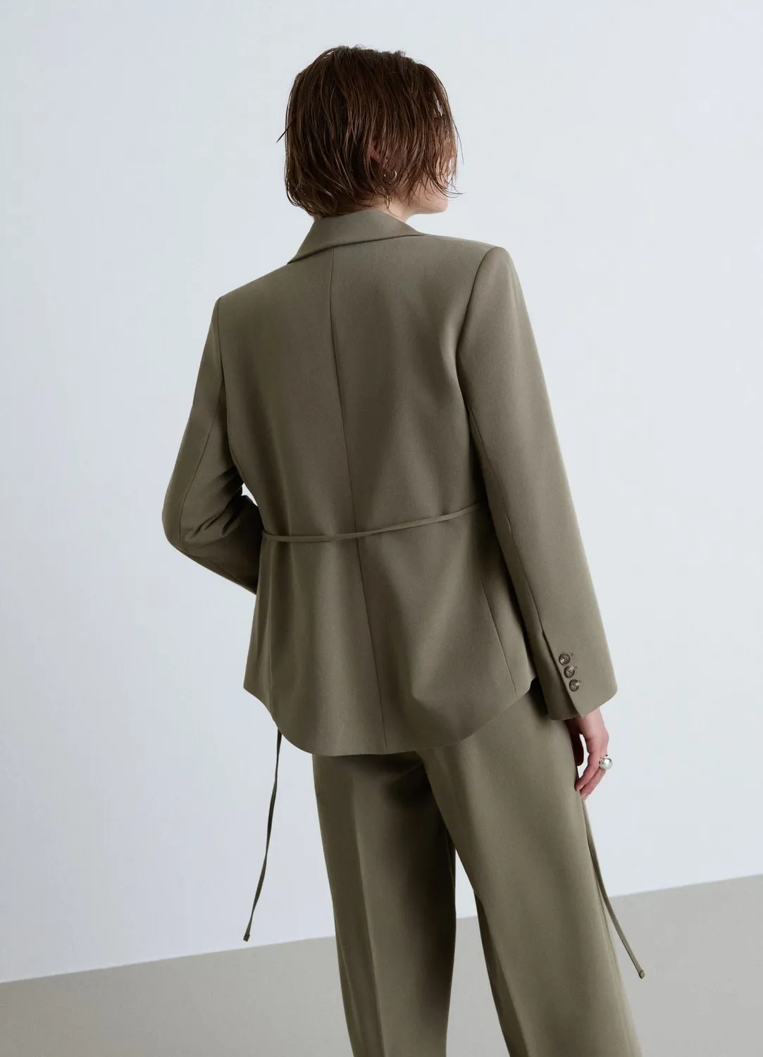 Calliope veste chemise femme unie à boutons ceinturée