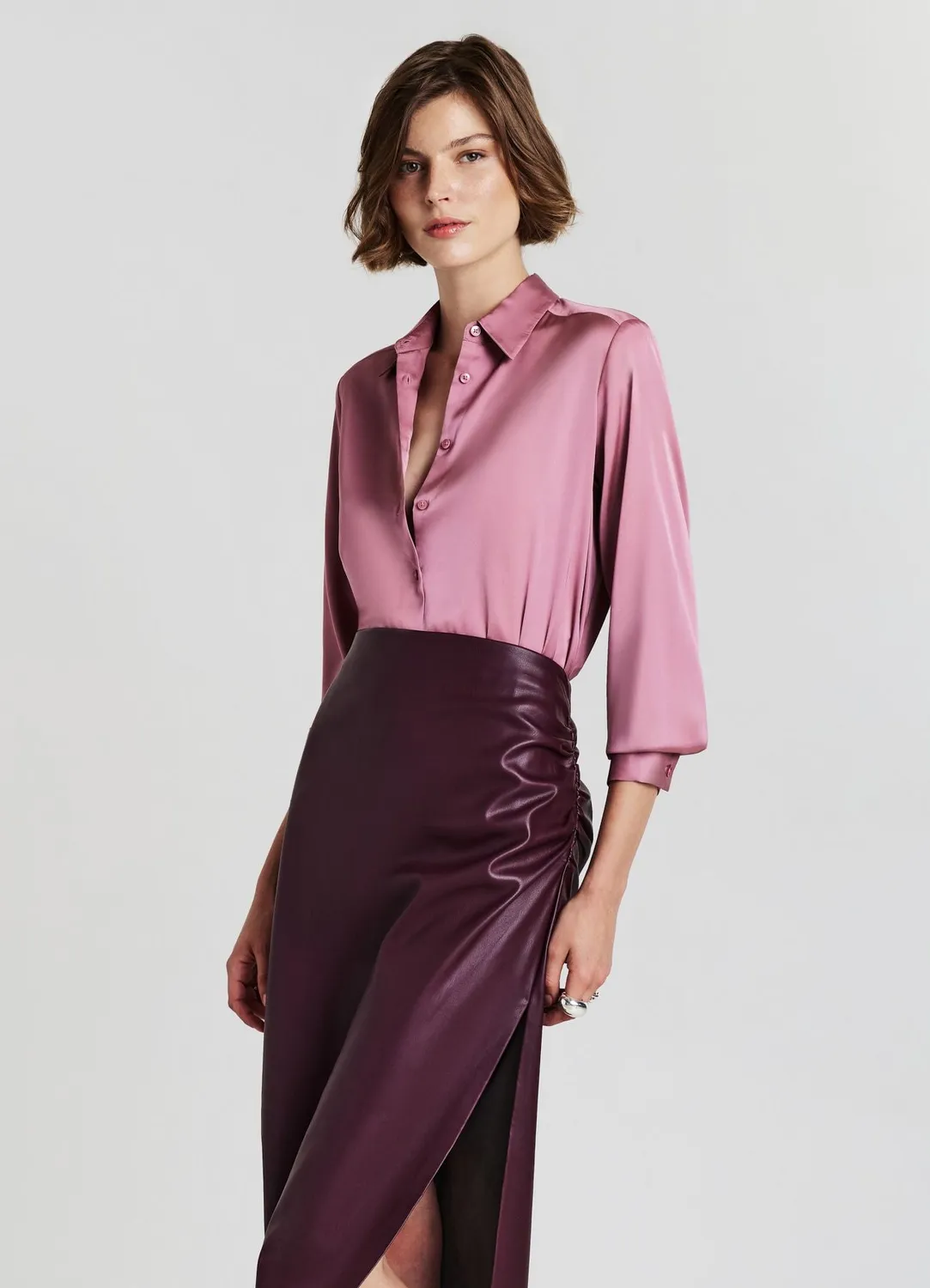 Calliope Chemise satin femme boutons unie